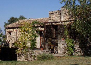 terrasse-du-gite-rural-aux-Artmes